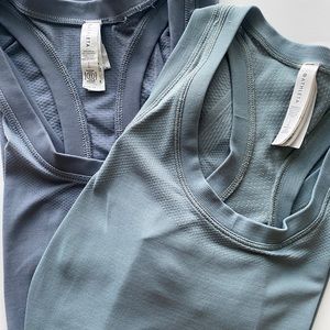 Set of two Athleta Seamless Momentum Tanks